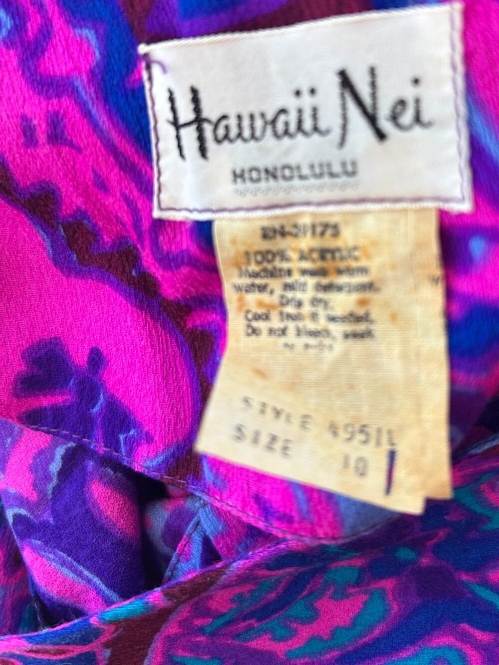 Hawaii Nei Beautiful Authentic Hawaian Dress - Picture 3 of 13